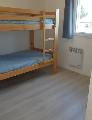 Ferienhaus Maison Entiere, Terrasse, Piscine, Proche